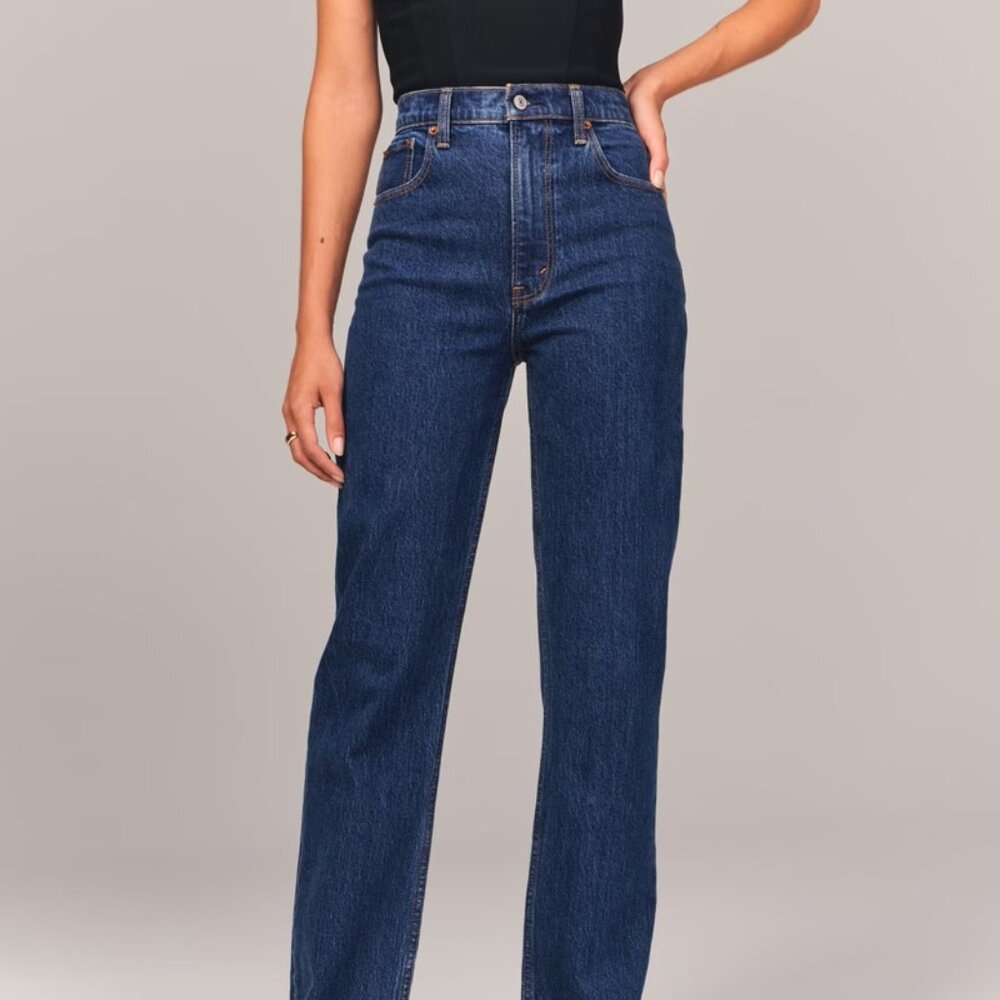 A&F Ultra High Rise 90's Straight Jean - 28/6